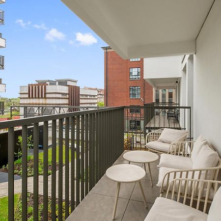 Doki Living - Foodhall & Parking By Downtown Apartments Gdansk Bagian luar foto