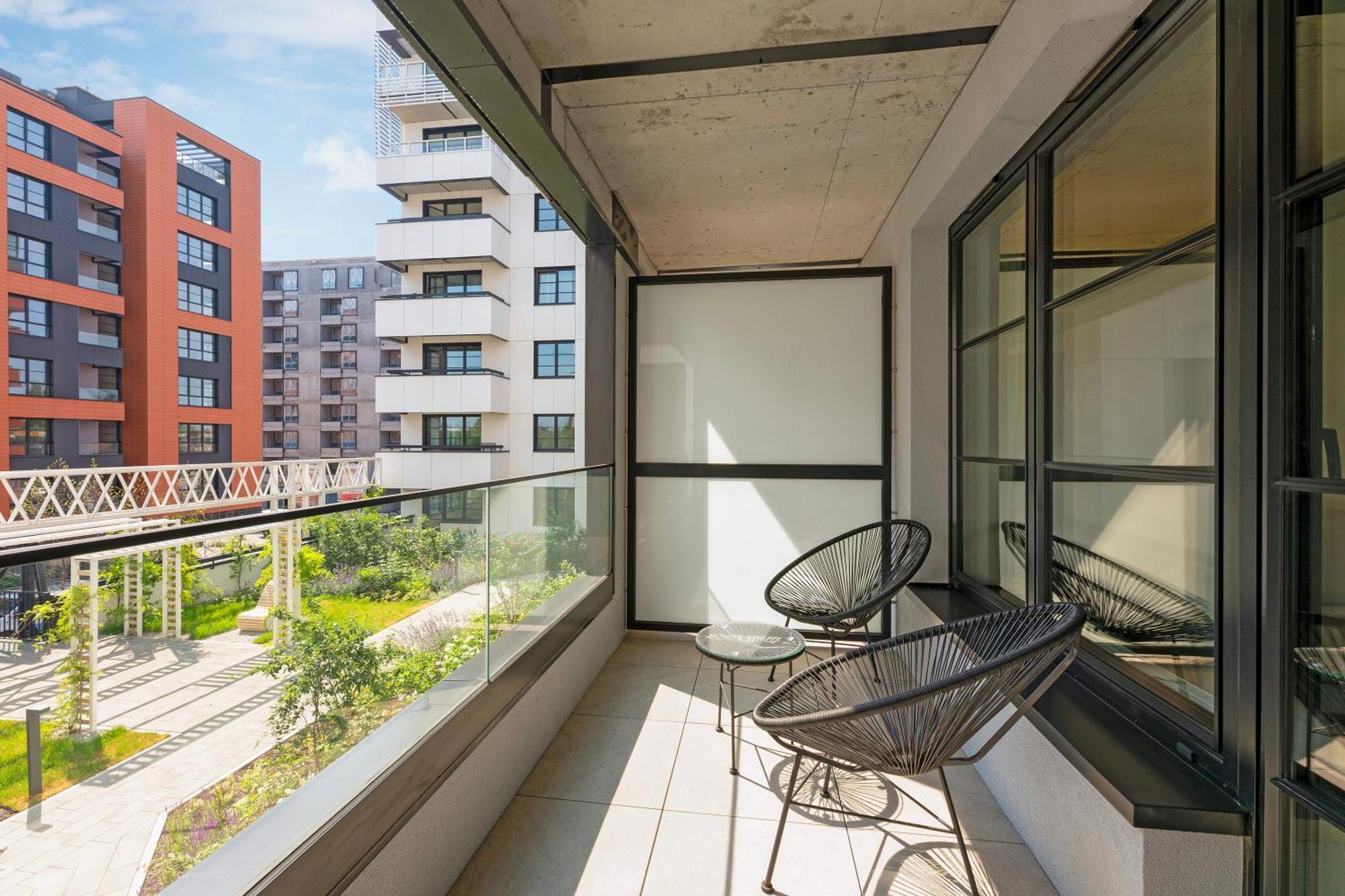 Doki Living - Foodhall & Parking By Downtown Apartments Gdansk Bagian luar foto