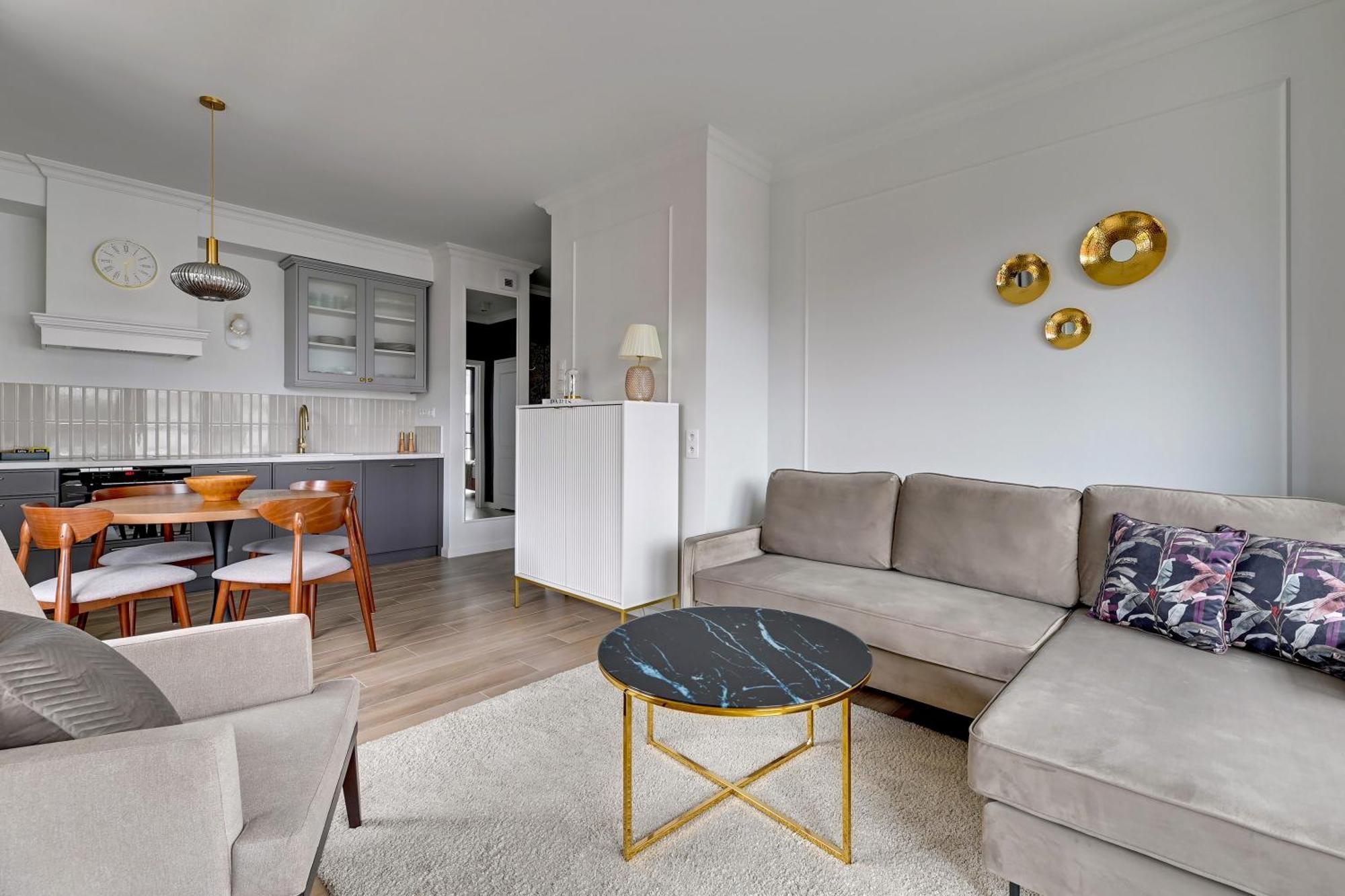 Doki Living - Foodhall & Parking By Downtown Apartments Gdansk Bagian luar foto