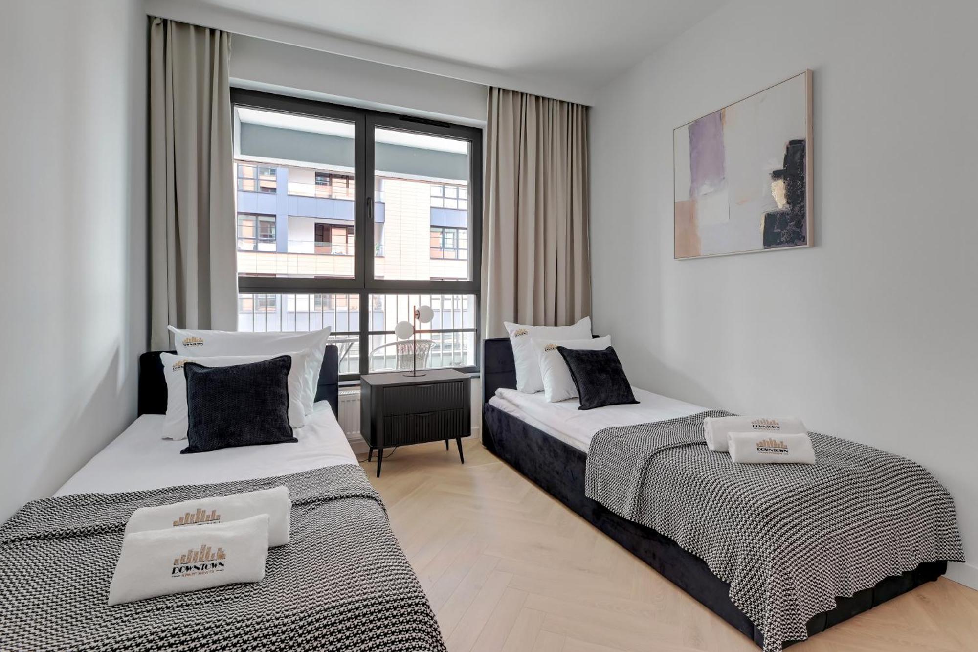 Doki Living - Foodhall & Parking By Downtown Apartments Gdansk Bagian luar foto