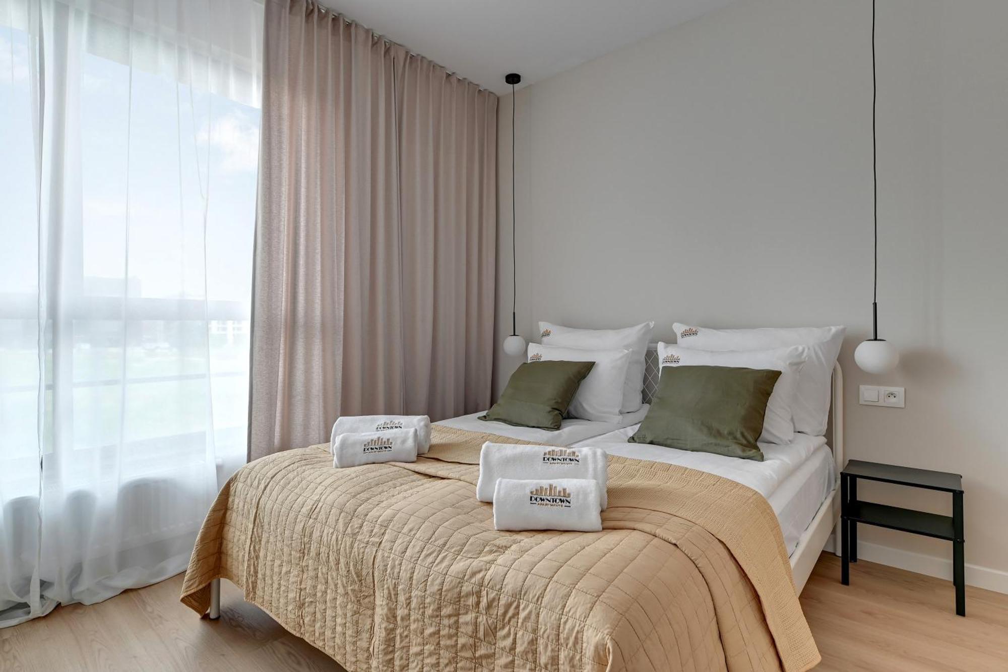 Doki Living - Foodhall & Parking By Downtown Apartments Gdansk Bagian luar foto