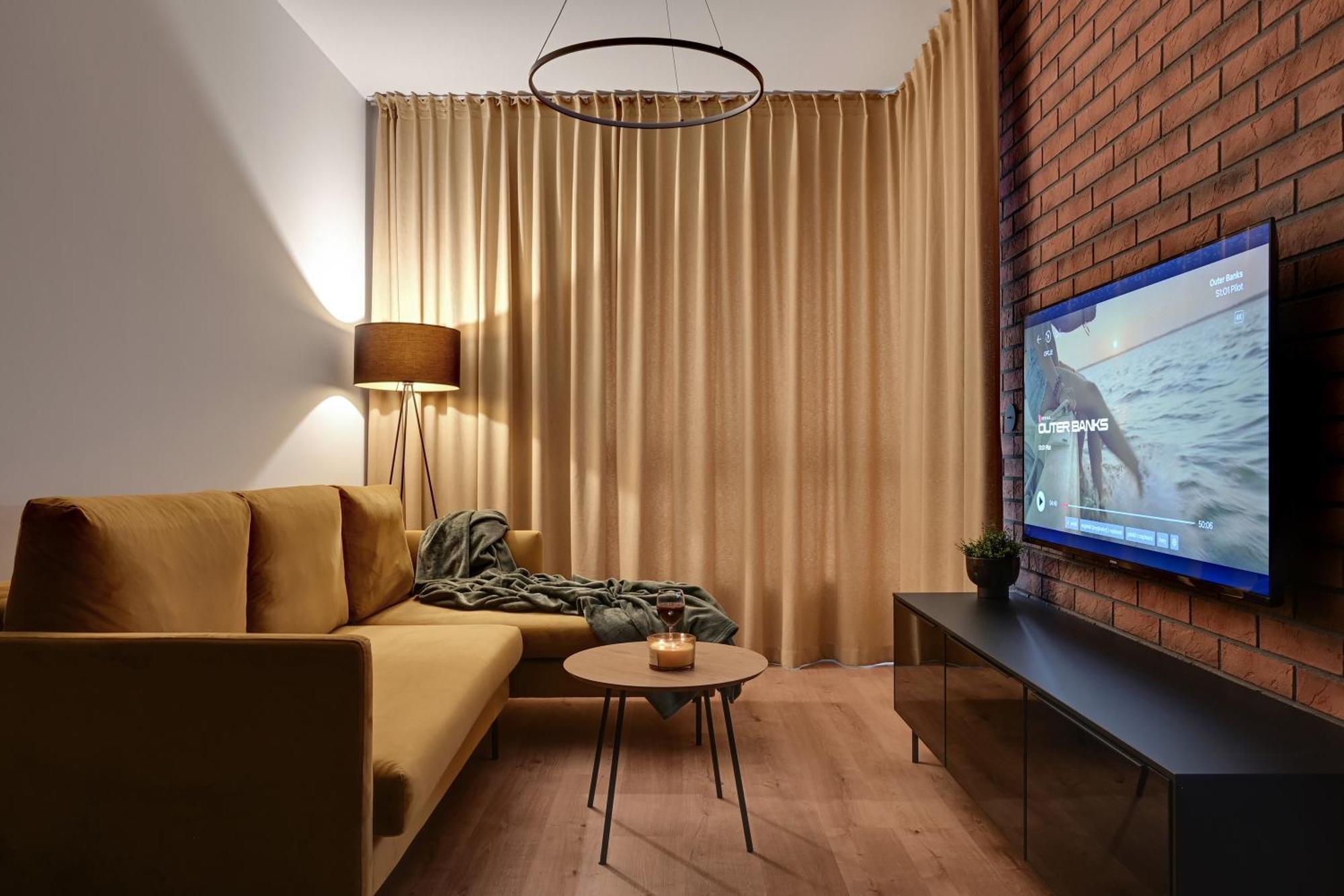Doki Living - Foodhall & Parking By Downtown Apartments Gdansk Bagian luar foto