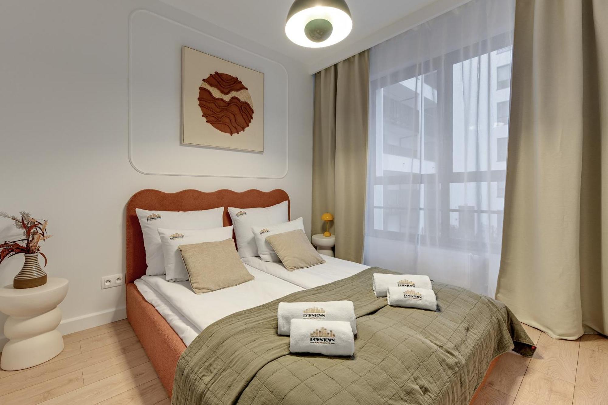 Doki Living - Foodhall & Parking By Downtown Apartments Gdansk Bagian luar foto