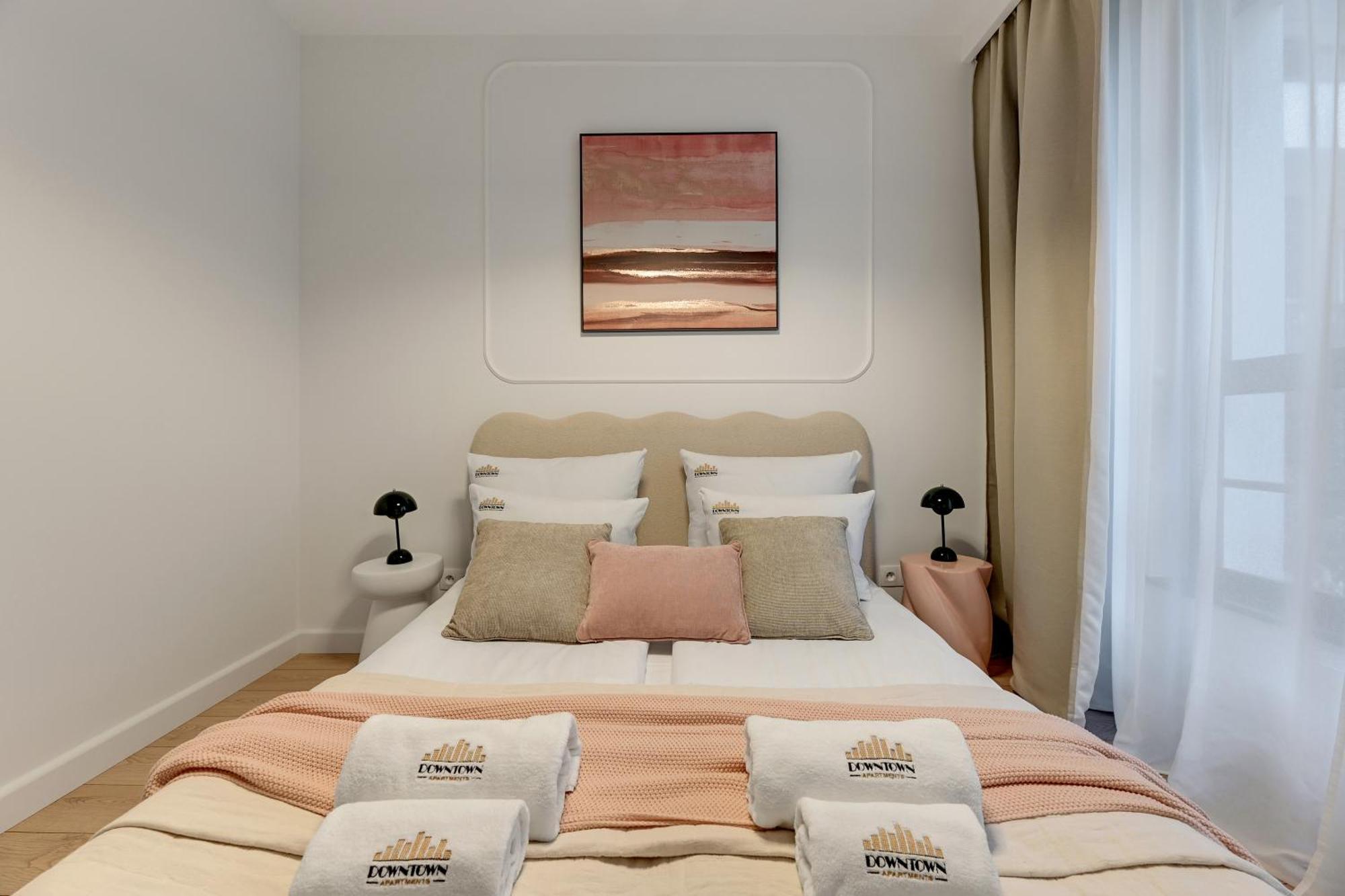 Doki Living - Foodhall & Parking By Downtown Apartments Gdansk Bagian luar foto