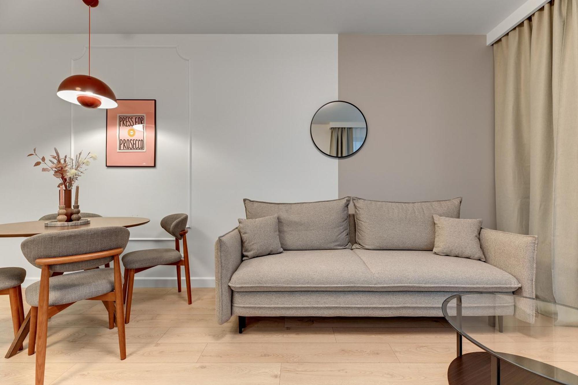 Doki Living - Foodhall & Parking By Downtown Apartments Gdansk Bagian luar foto