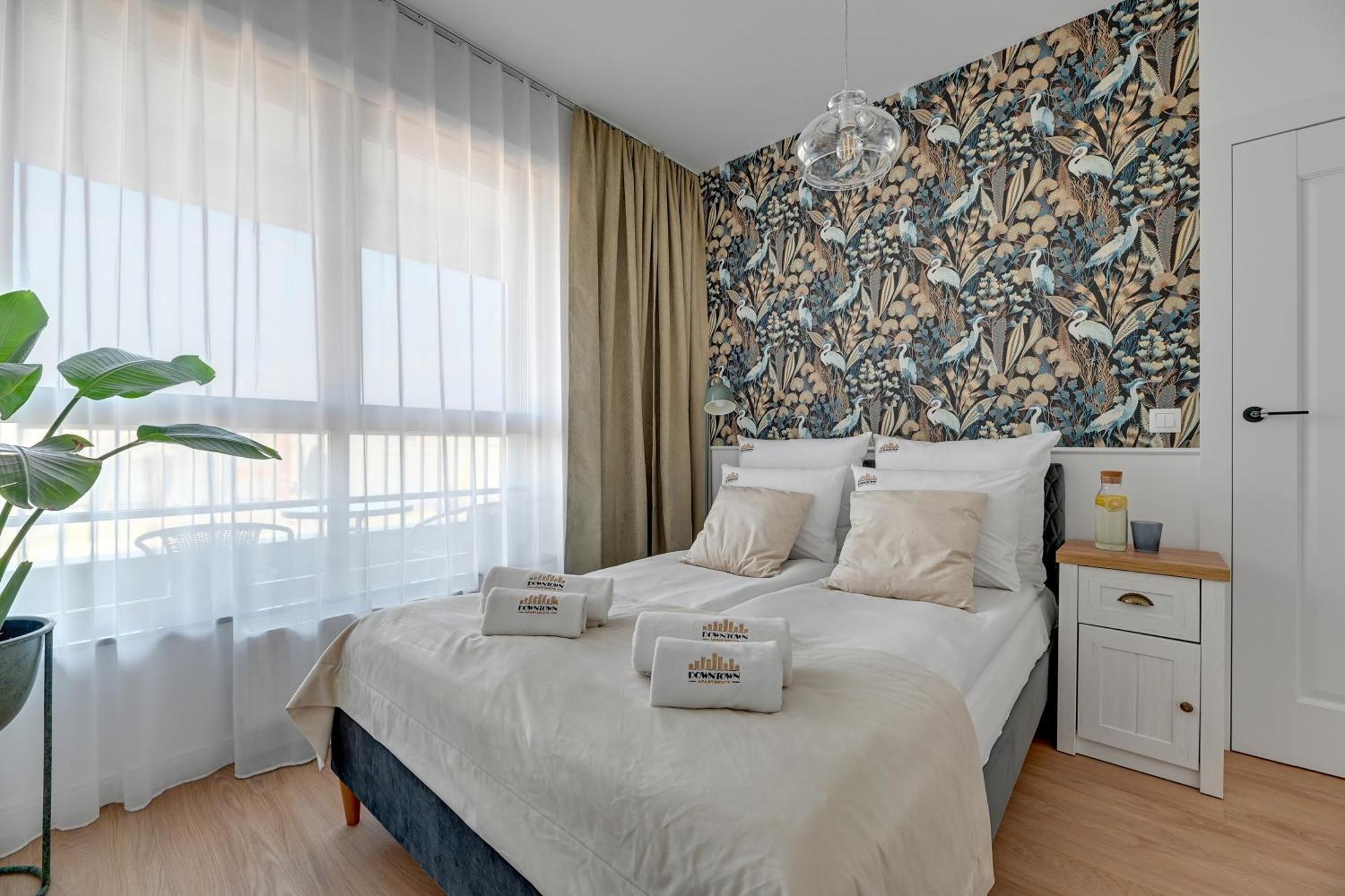 Doki Living - Foodhall & Parking By Downtown Apartments Gdansk Bagian luar foto