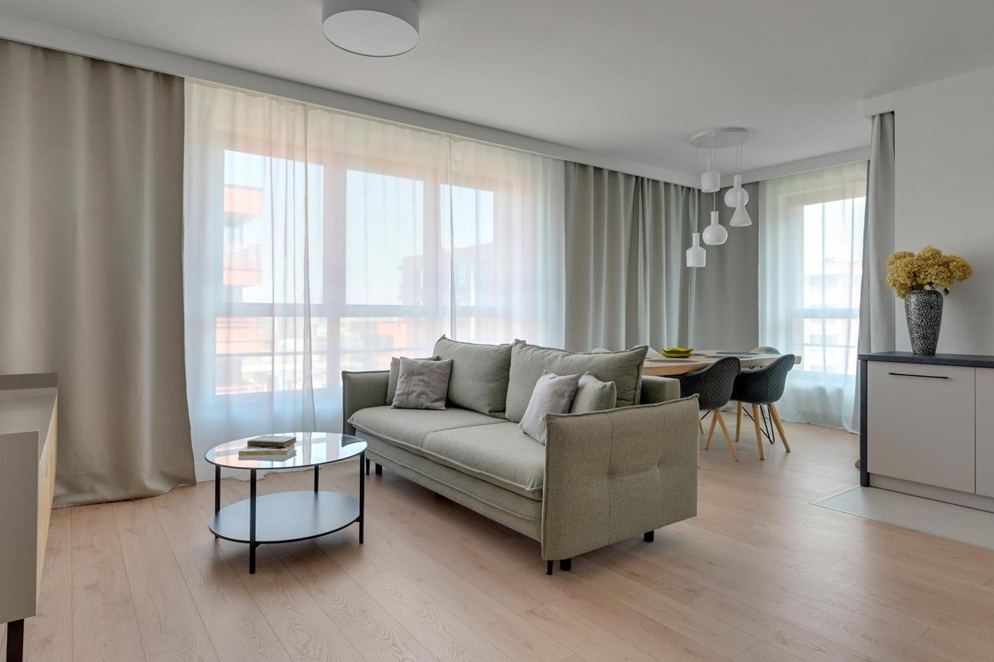 Doki Living - Foodhall & Parking By Downtown Apartments Gdansk Bagian luar foto