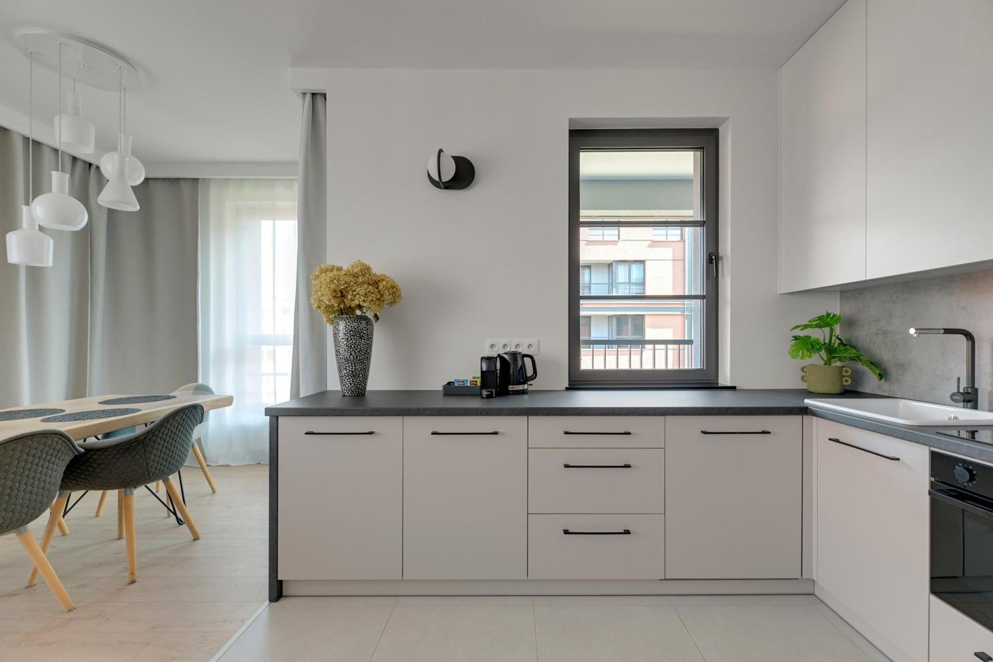 Doki Living - Foodhall & Parking By Downtown Apartments Gdansk Bagian luar foto