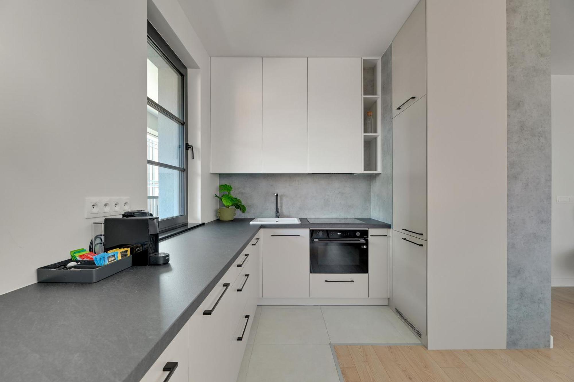 Doki Living - Foodhall & Parking By Downtown Apartments Gdansk Bagian luar foto